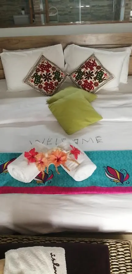Chalet Villa Ocean Bird & Wanita'S Self Catering Pointe Au Sel