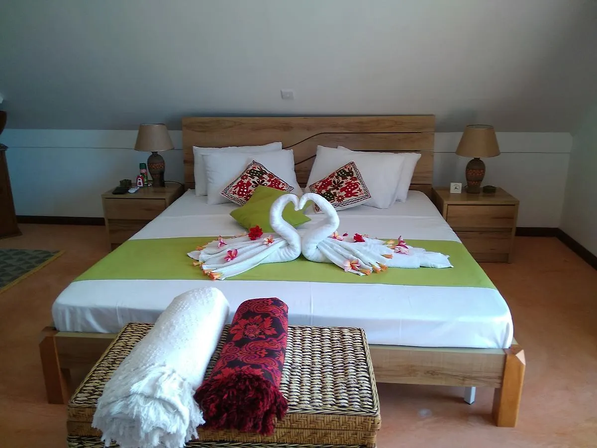 Вилла Ocean Bird & Wanita'S Self Catering Pointe Au Sel Шале